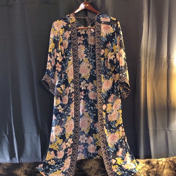 Floral Kimono - Picture 1 of 1